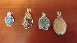 Wire wrapped cabochon